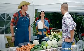 Cheating Sex Videos Involving Hot Eva Lovia In The Farm Market Public Xxx